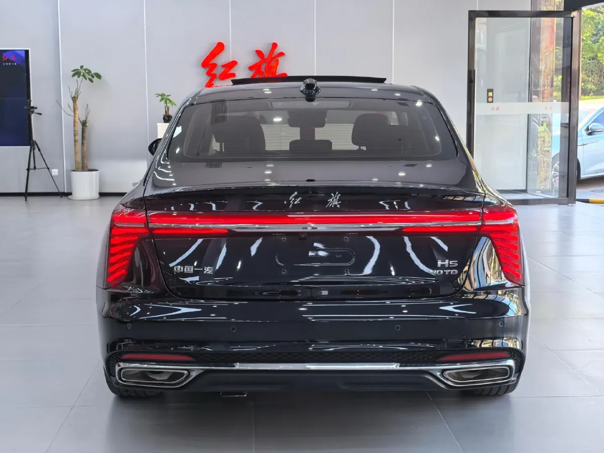 2023 HongQi H5 2.0T 224HP L4 8AT,autocango,china used car exporter,china ev exporter,chinese used car exporter,chinese used ev exporter