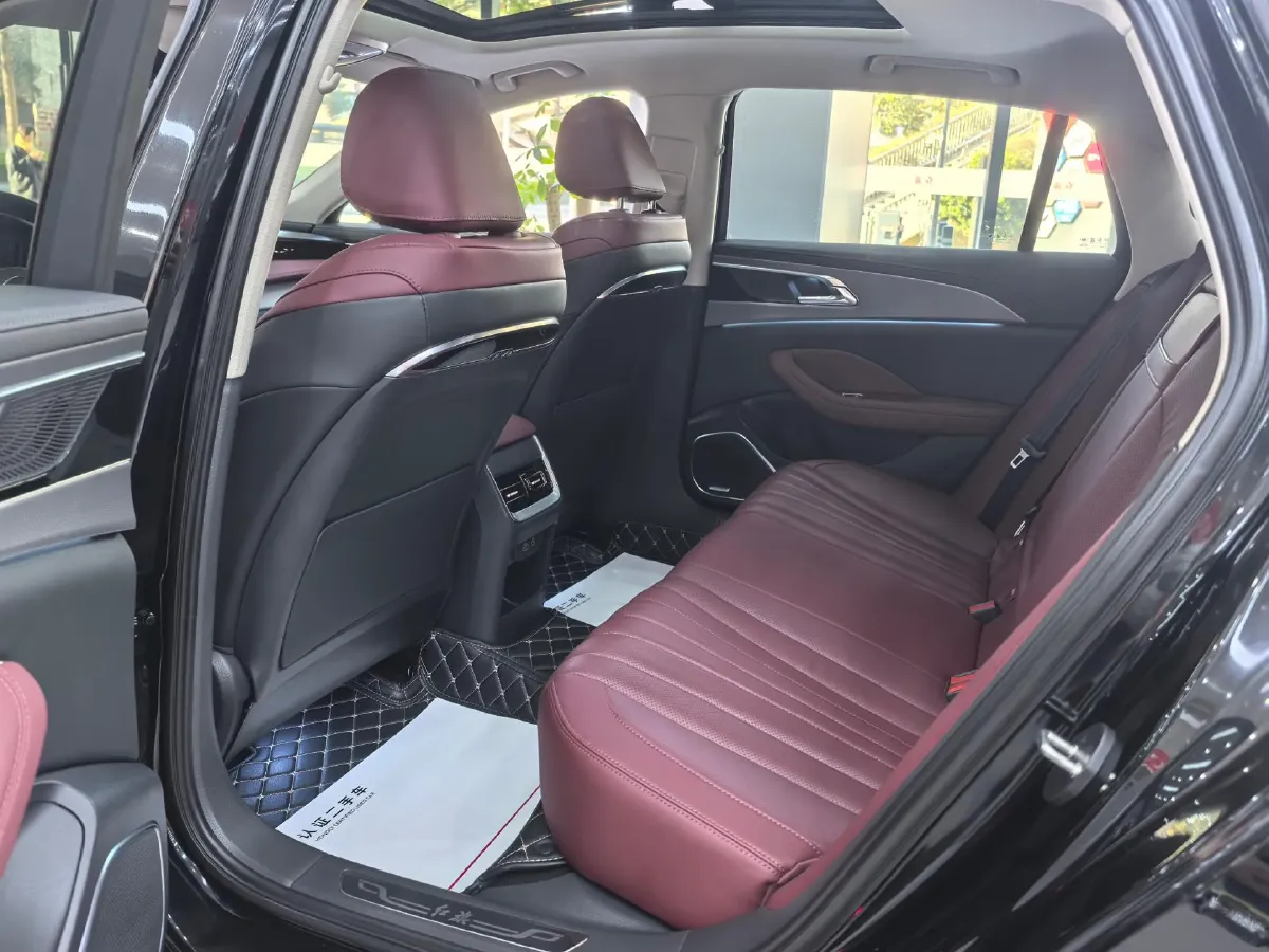 2023 HongQi H5 2.0T 224HP L4 8AT,autocango,china used car exporter,china ev exporter,chinese used car exporter,chinese used ev exporter