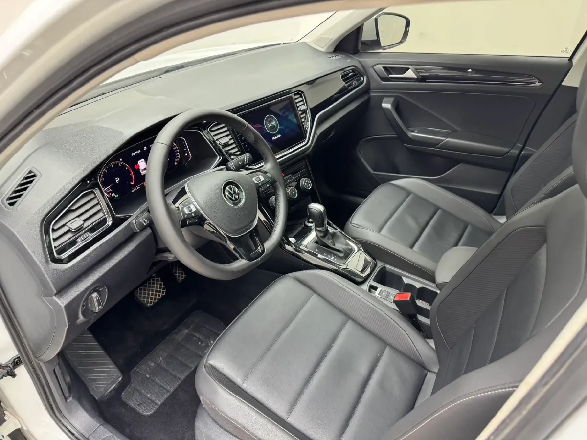 2021 Volkswagen T-Roc 1.4T 150HP L4 7DCT,autocango,china used car exporter,china ev exporter,chinese used car exporter,chinese used ev exporter