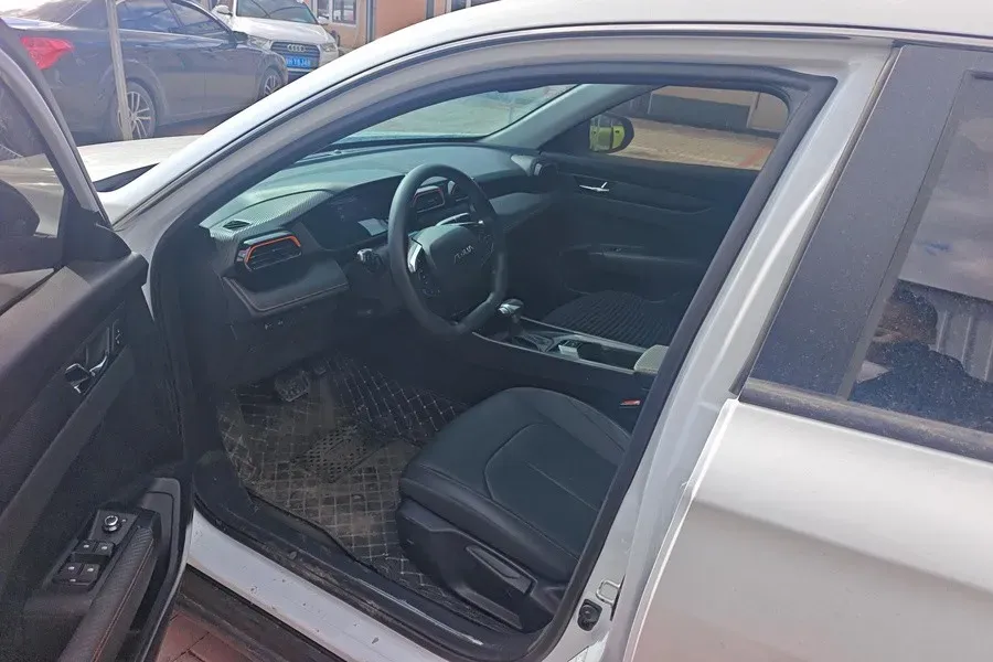 2024 DongFeng Aeolus YiXuan 1.5L 125HP L4 6DCT,autocango,china used car exporter,china ev exporter,chinese used car exporter,chinese used ev exporter