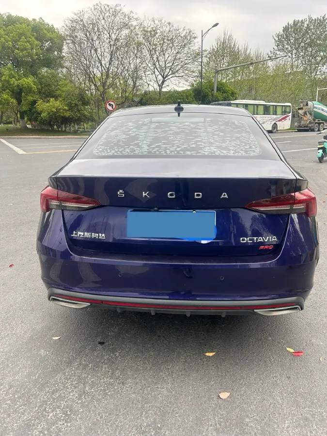 2021 Skoda Octavia 1.4T 150HP L4 7DCT,autocango,china used car exporter,china ev exporter,chinese used car exporter,chinese used ev exporter