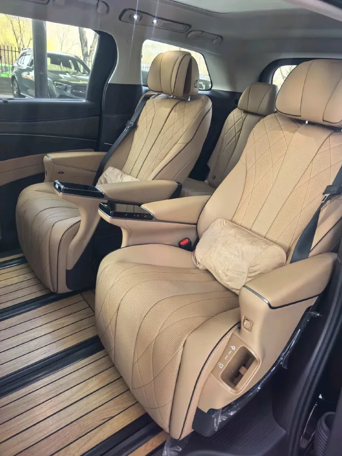 2024 Denza D9 1.5T 139HP L4 E-CVT PHEV 40KWH,autocango,china used car exporter,china ev exporter,chinese used car exporter,chinese used ev exporter