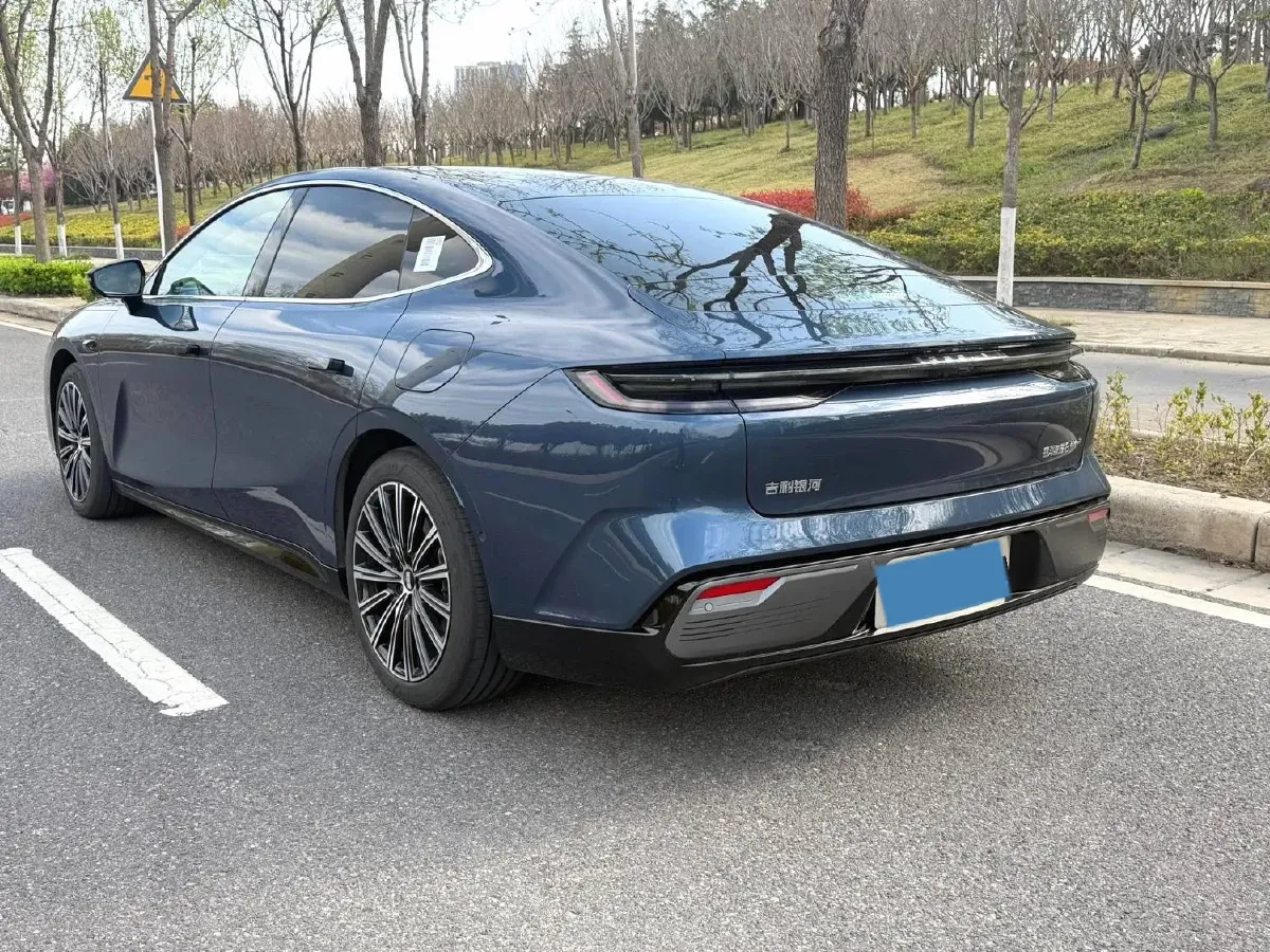 2025 Geely Galaxy Starshine 8 1.5T 163HP L4 3DHT PHEV 27.69KWH,autocango,china used car exporter,china ev exporter,chinese used car exporter,chinese used ev exporter