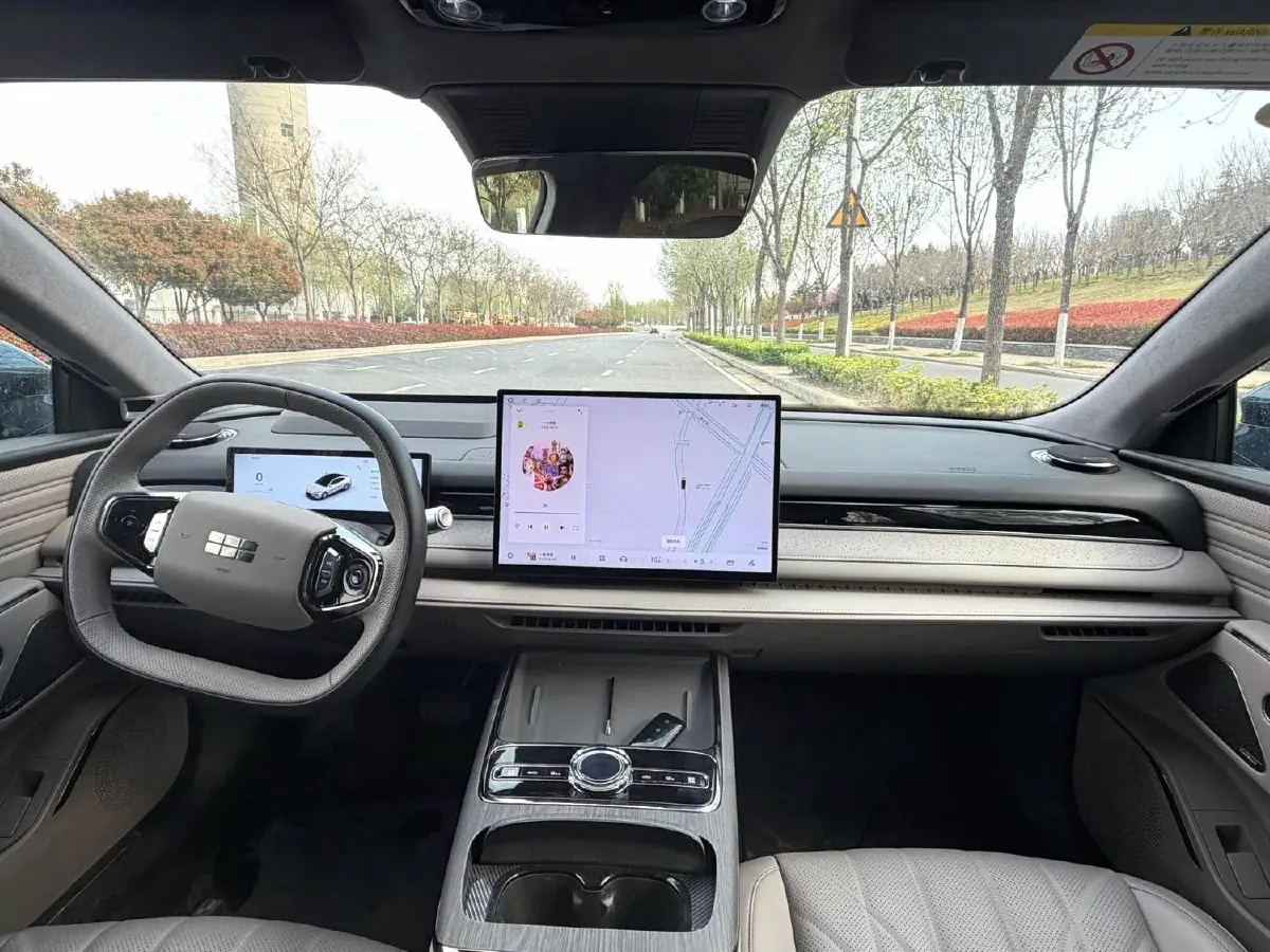 2025 Geely Galaxy Starshine 8 1.5T 163HP L4 3DHT PHEV 27.69KWH,autocango,china used car exporter,china ev exporter,chinese used car exporter,chinese used ev exporter