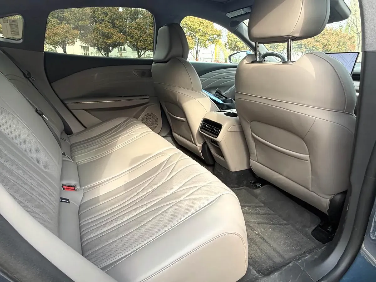 2025 Geely Galaxy Starshine 8 1.5T 163HP L4 3DHT PHEV 27.69KWH,autocango,china used car exporter,china ev exporter,chinese used car exporter,chinese used ev exporter