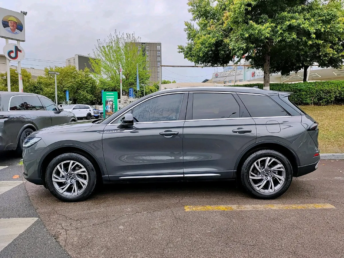 2023 Lincoln Corsair 2.0T 261HP L4 8AT,autocango,china used car exporter,china ev exporter,chinese used car exporter,chinese used ev exporter