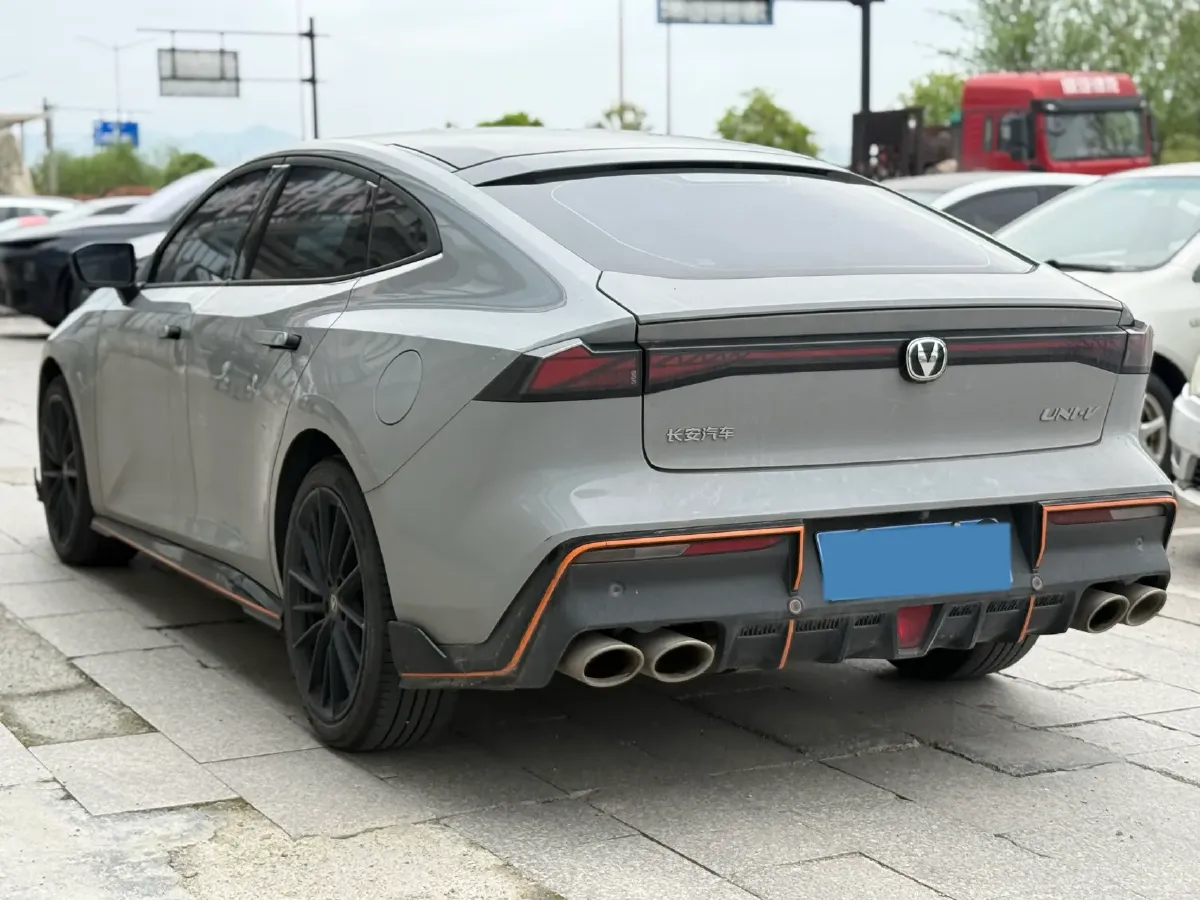 2023 ChangAn UNI-V 1.5T 188HP L4 7DCT,autocango,china used car exporter,china ev exporter,chinese used car exporter,chinese used ev exporter