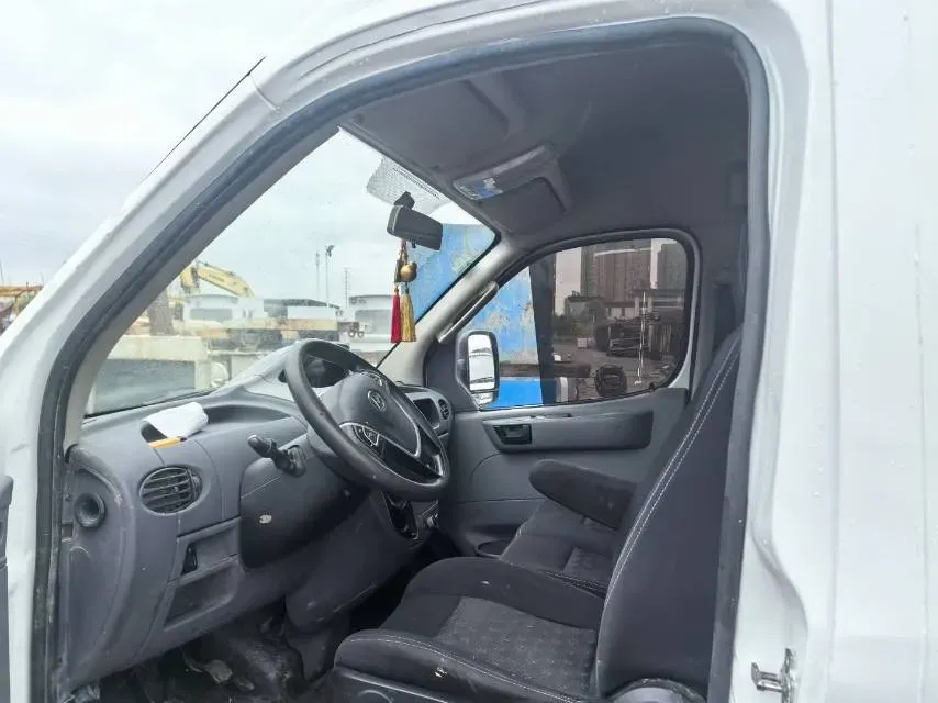 2020 MAXUS XinTu V80 2.5T 136HP L4 6MT,autocango,china used car exporter,china ev exporter,chinese used car exporter,chinese used ev exporter