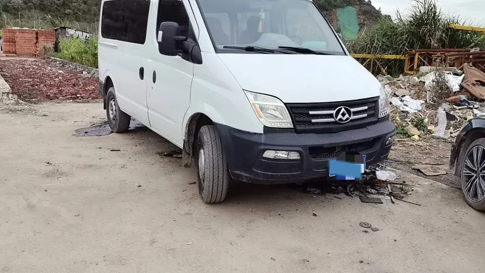 2020 MAXUS XinTu V80 2.5T 136HP L4 6MT,autocango,china used car exporter,china ev exporter,chinese used car exporter,chinese used ev exporter