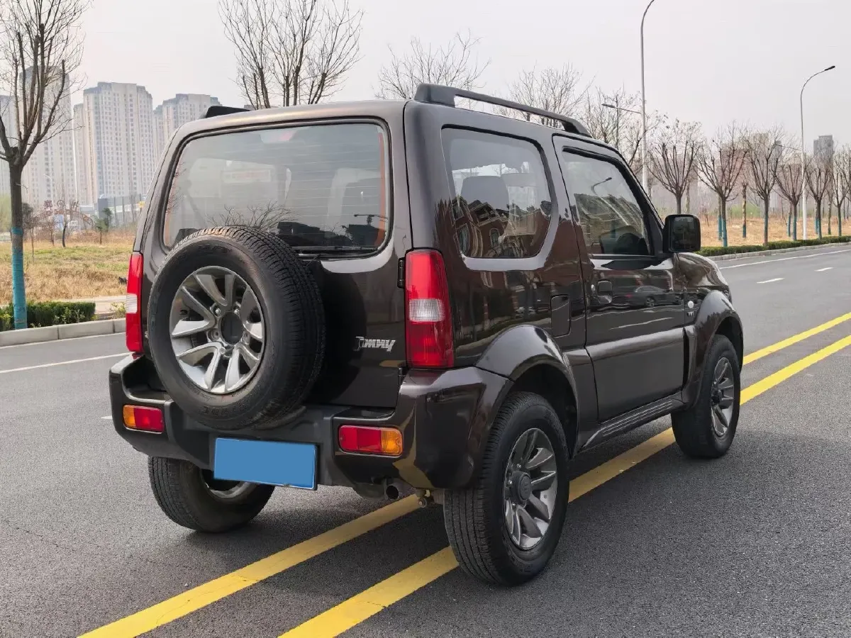 2015 Suzuki Jimny 1.3L 85HP L4 4AT,autocango,china used car exporter,china ev exporter,chinese used car exporter,chinese used ev exporter