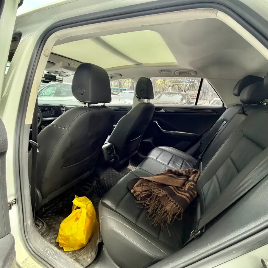 2021 Volkswagen T-Roc 1.4T 150HP L4 7DCT,autocango,china used car exporter,china ev exporter,chinese used car exporter,chinese used ev exporter