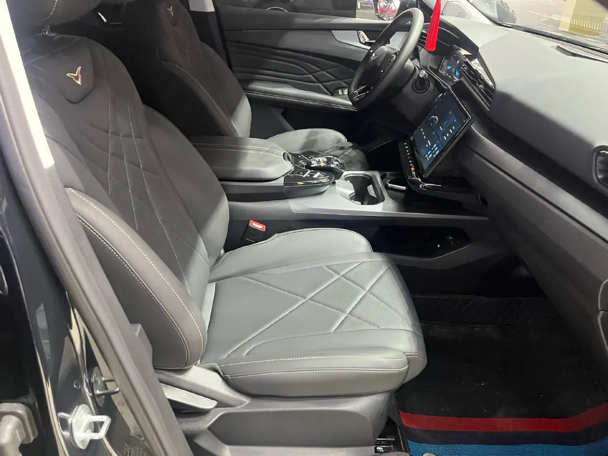 2025 KaiYi KunLun 1.5T 156HP L4 6DCT,autocango,china used car exporter,china ev exporter,chinese used car exporter,chinese used ev exporter