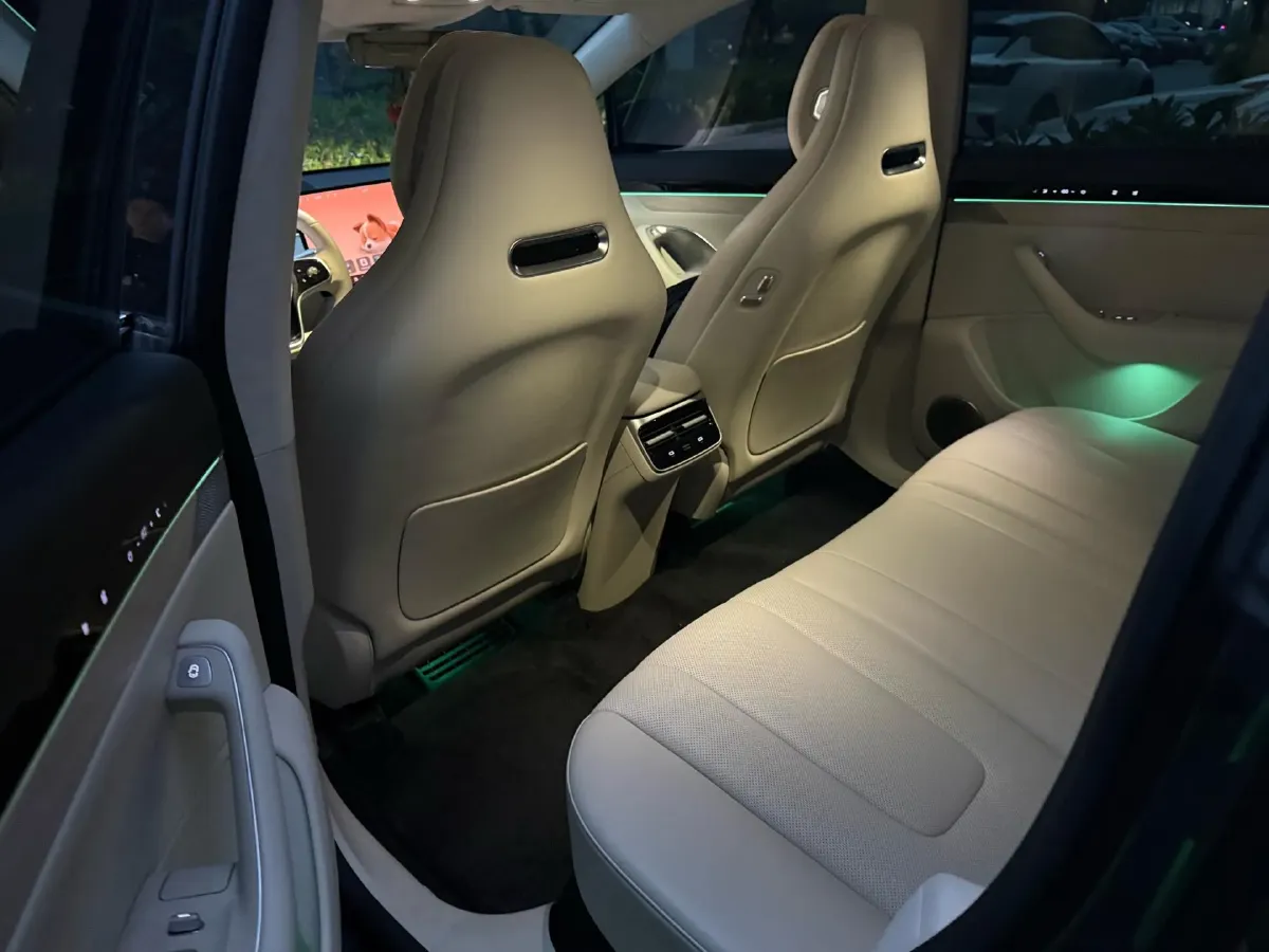 2025 Luxeed R7 REEV 156HP REEV 37KWH,autocango,china used car exporter,china ev exporter,chinese used car exporter,chinese used ev exporter