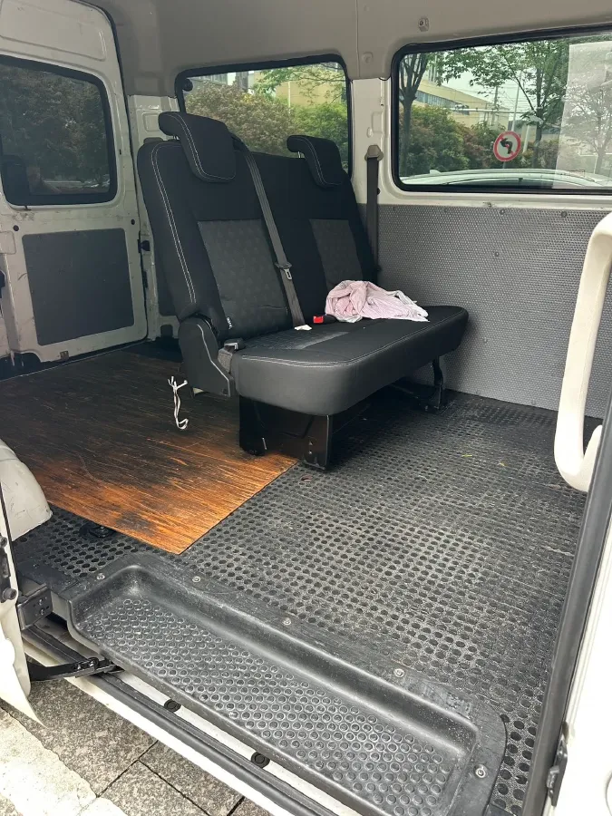 2021 MAXUS XinTu V80 2.0T 127HP L4 6MT,autocango,china used car exporter,china ev exporter,chinese used car exporter,chinese used ev exporter