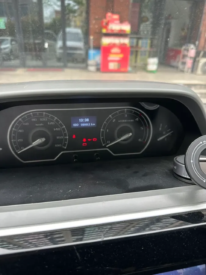 2021 MAXUS XinTu V80 2.0T 127HP L4 6MT,autocango,china used car exporter,china ev exporter,chinese used car exporter,chinese used ev exporter