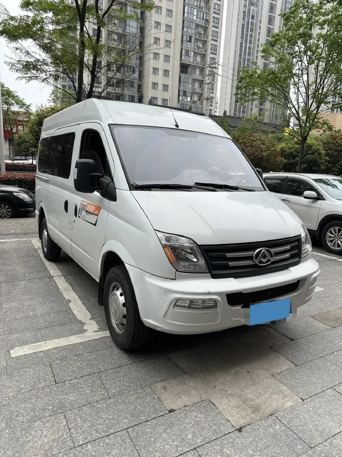 2021 MAXUS XinTu V80 2.0T 127HP L4 6MT,autocango,china used car exporter,china ev exporter,chinese used car exporter,chinese used ev exporter