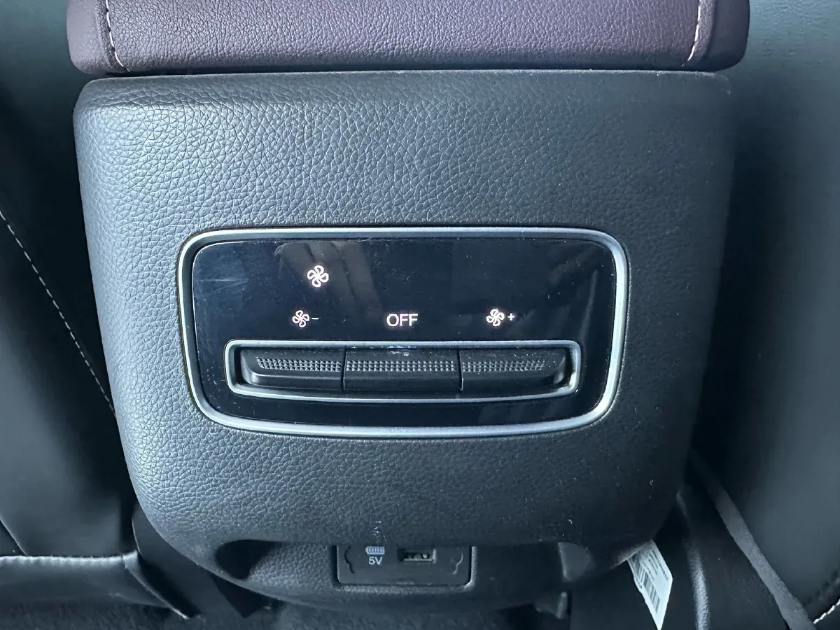 2021 GAC Trumpchi M6 1.5T 169HP L4 7DCT,autocango,china used car exporter,china ev exporter,chinese used car exporter,chinese used ev exporter