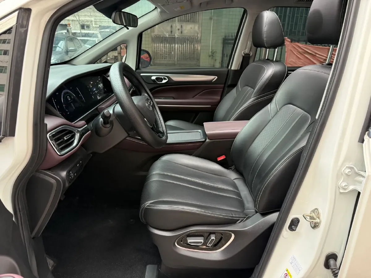 2021 GAC Trumpchi M6 1.5T 169HP L4 7DCT,autocango,china used car exporter,china ev exporter,chinese used car exporter,chinese used ev exporter