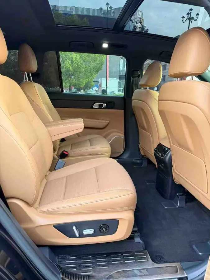 2021 Li ONE Range Extended 131HP REEV 40.5KWH,autocango,china used car exporter,china ev exporter,chinese used car exporter,chinese used ev exporter