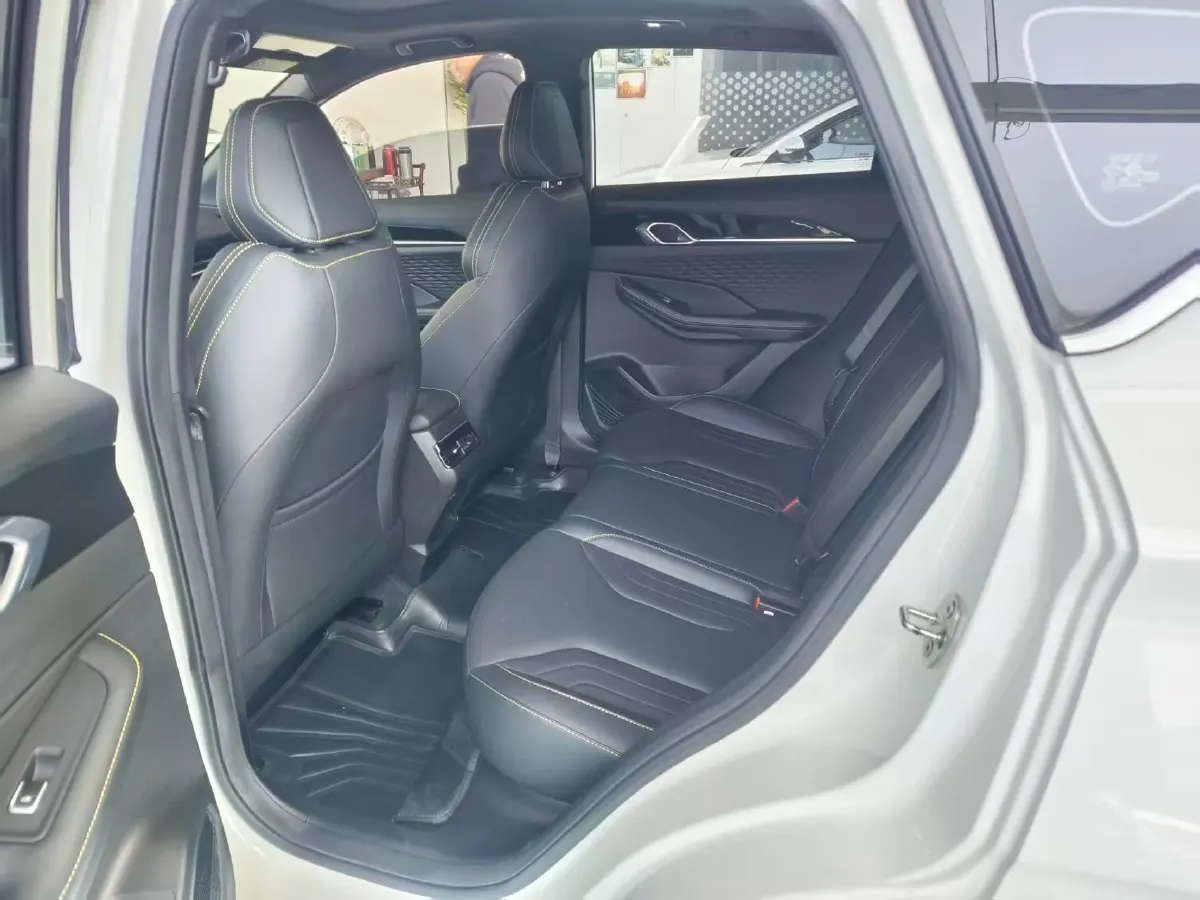 2025 Geely Coolray 1.5T 181HP L4 7DCT,autocango,china used car exporter,china ev exporter,chinese used car exporter,chinese used ev exporter