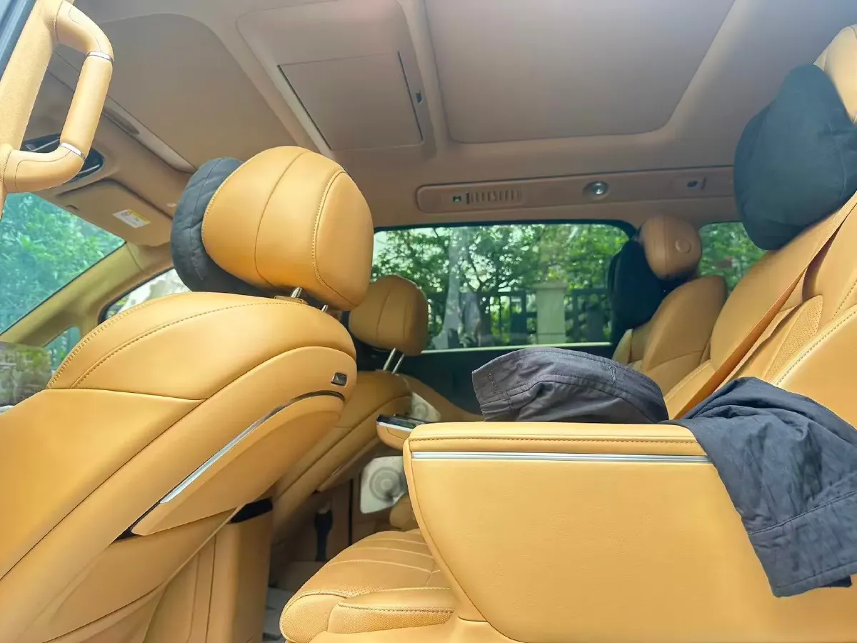 2025 Voyah Dream 1.5T 150HP L4 PHEV 41.7KWH,autocango,china used car exporter,china ev exporter,chinese used car exporter,chinese used ev exporter