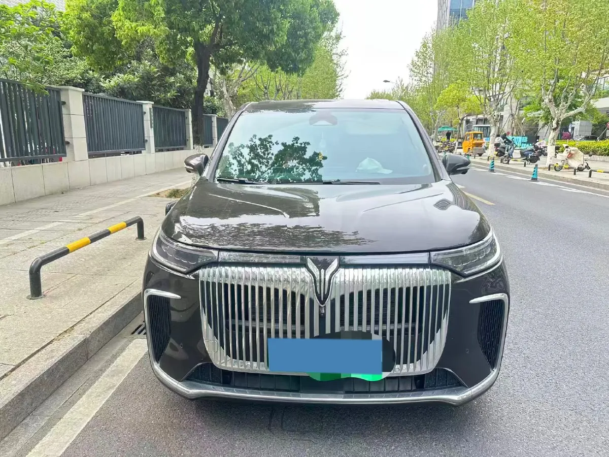 2025 Voyah Dream 1.5T 150HP L4 PHEV 41.7KWH,autocango,china used car exporter,china ev exporter,chinese used car exporter,chinese used ev exporter