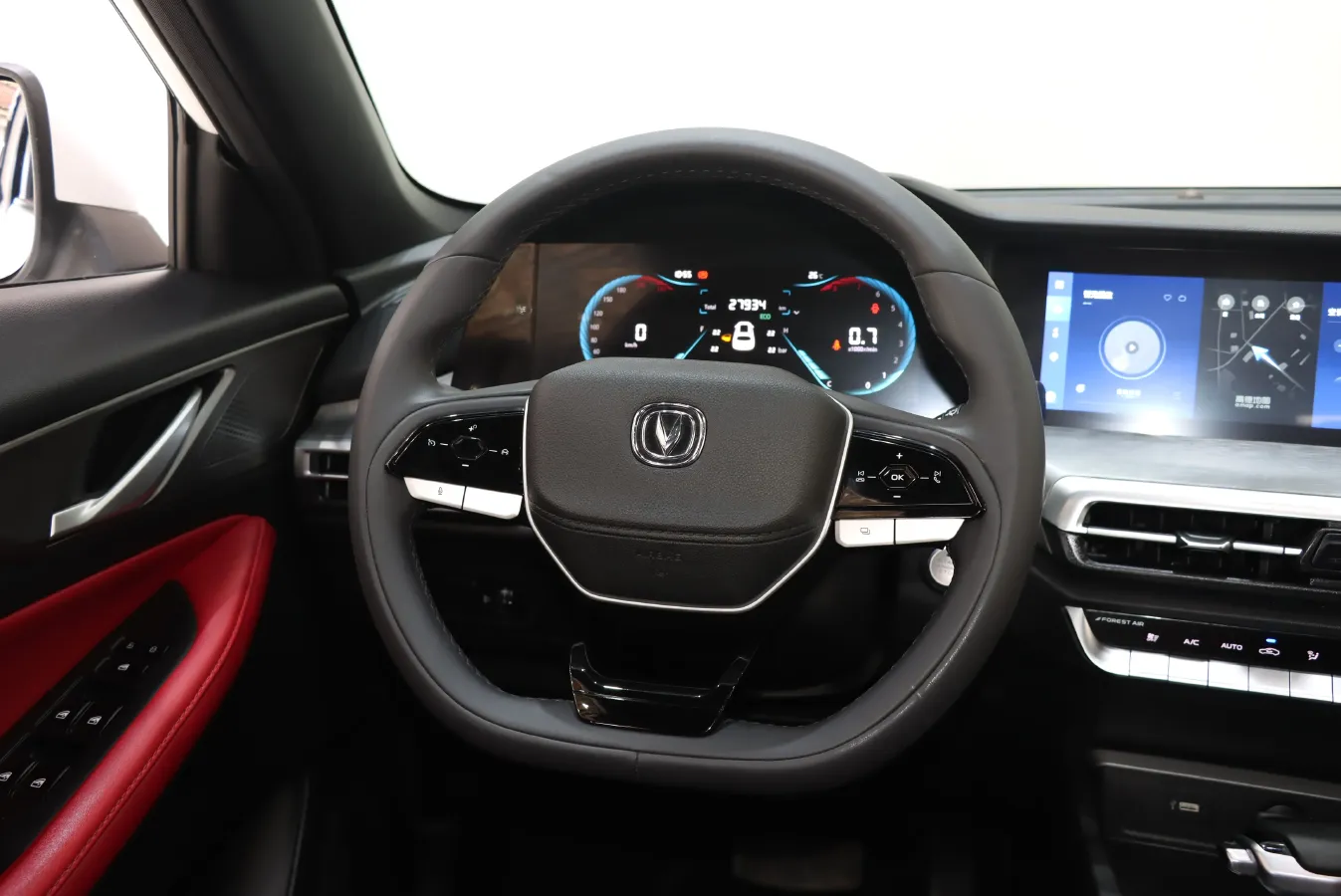 2023 ChangAn CS35 Plus 1.4T 160HP L4 7DCT,autocango,china used car exporter,china ev exporter,chinese used car exporter,chinese used ev exporter