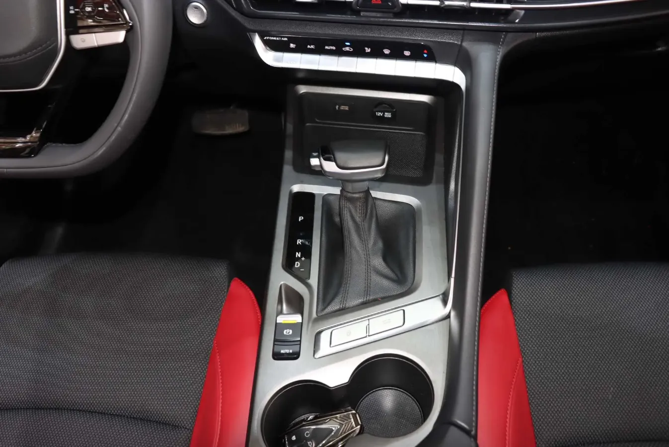 2023 ChangAn CS35 Plus 1.4T 160HP L4 7DCT,autocango,china used car exporter,china ev exporter,chinese used car exporter,chinese used ev exporter