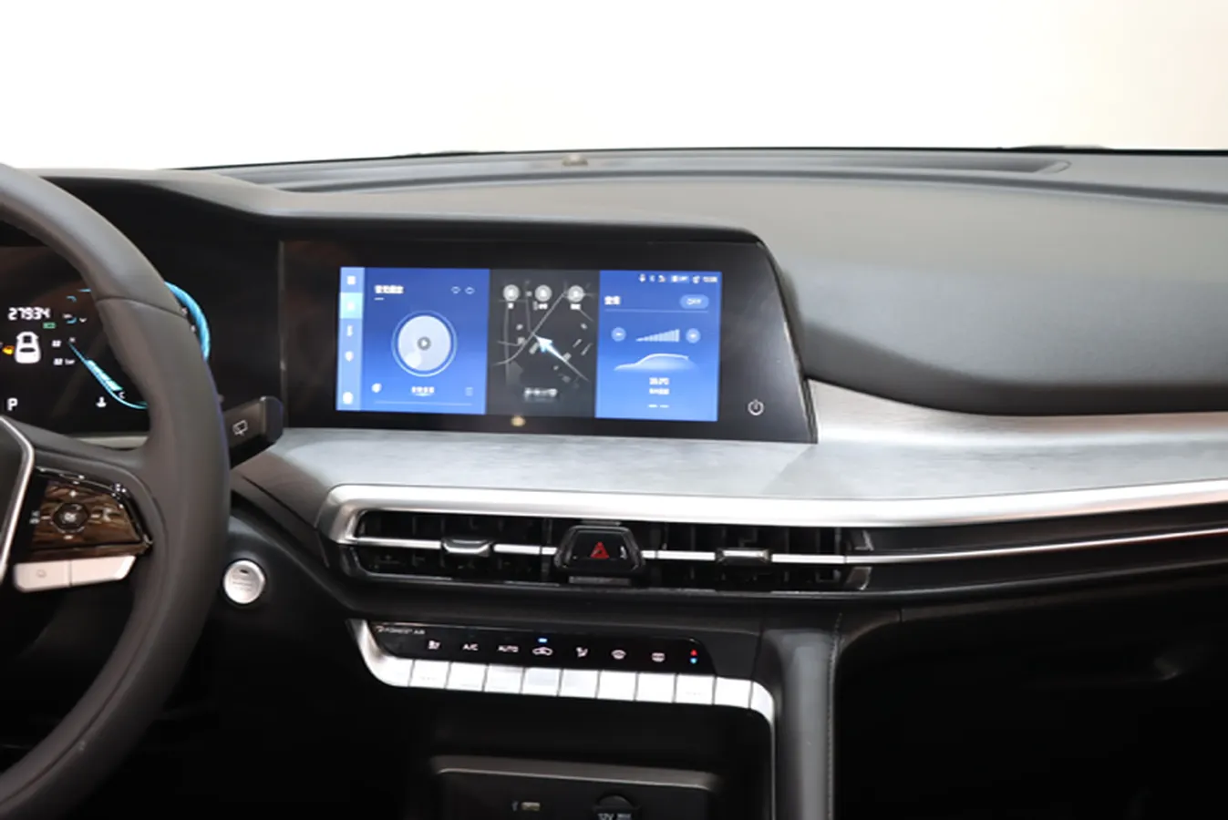 2023 ChangAn CS35 Plus 1.4T 160HP L4 7DCT,autocango,china used car exporter,china ev exporter,chinese used car exporter,chinese used ev exporter