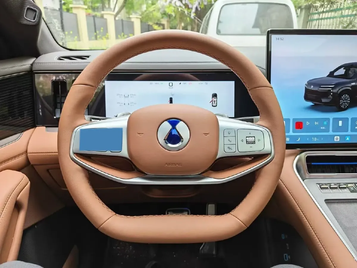 2025 Denza DenzaN8L 2.0T 207HP L4 E-CVT PHEV,autocango,china used car exporter,china ev exporter,chinese used car exporter,chinese used ev exporter