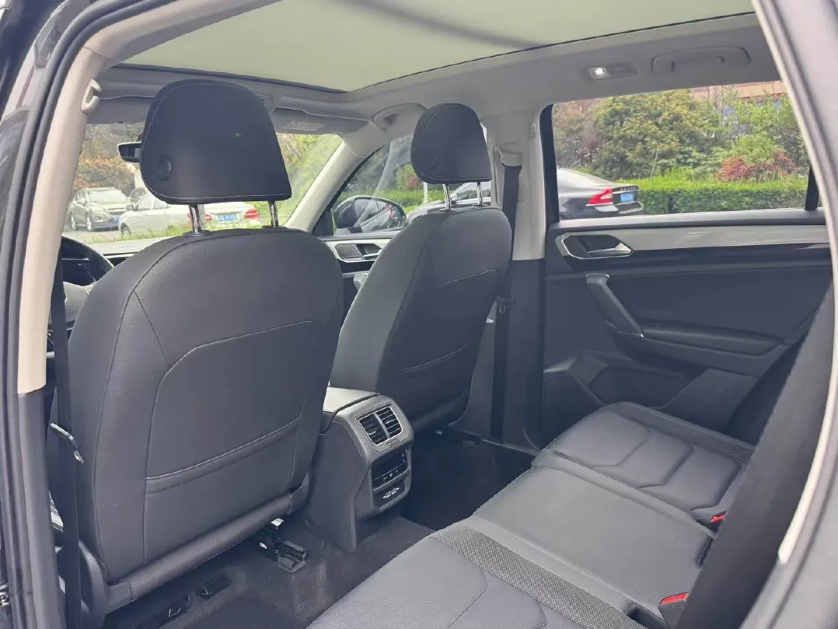 2020 Volkswagen Tayron 2.0T 186HP L4 7DCT,autocango,china used car exporter,china ev exporter,chinese used car exporter,chinese used ev exporter