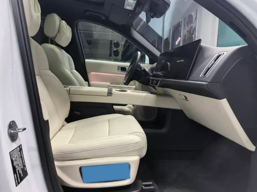 2025 Li L9 Range Extended 154HP REEV,autocango,china used car exporter,china ev exporter,chinese used car exporter,chinese used ev exporter