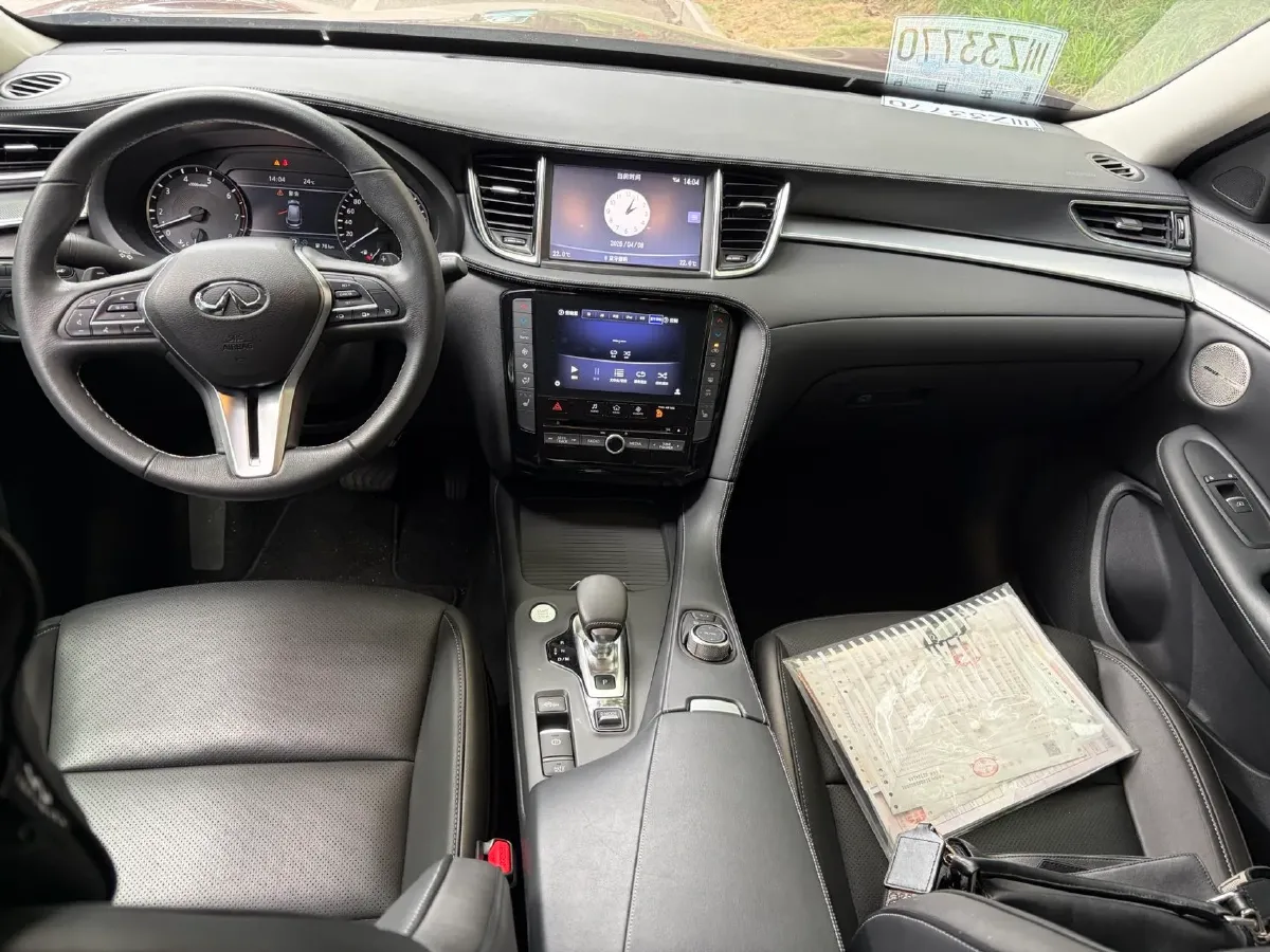 2018 Infiniti QX30 2.0T 211HP L4 7DCT,autocango,china used car exporter,china ev exporter,chinese used car exporter,chinese used ev exporter