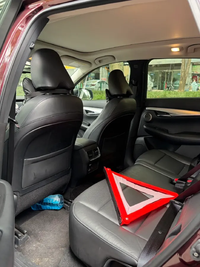 2018 Infiniti QX30 2.0T 211HP L4 7DCT,autocango,china used car exporter,china ev exporter,chinese used car exporter,chinese used ev exporter