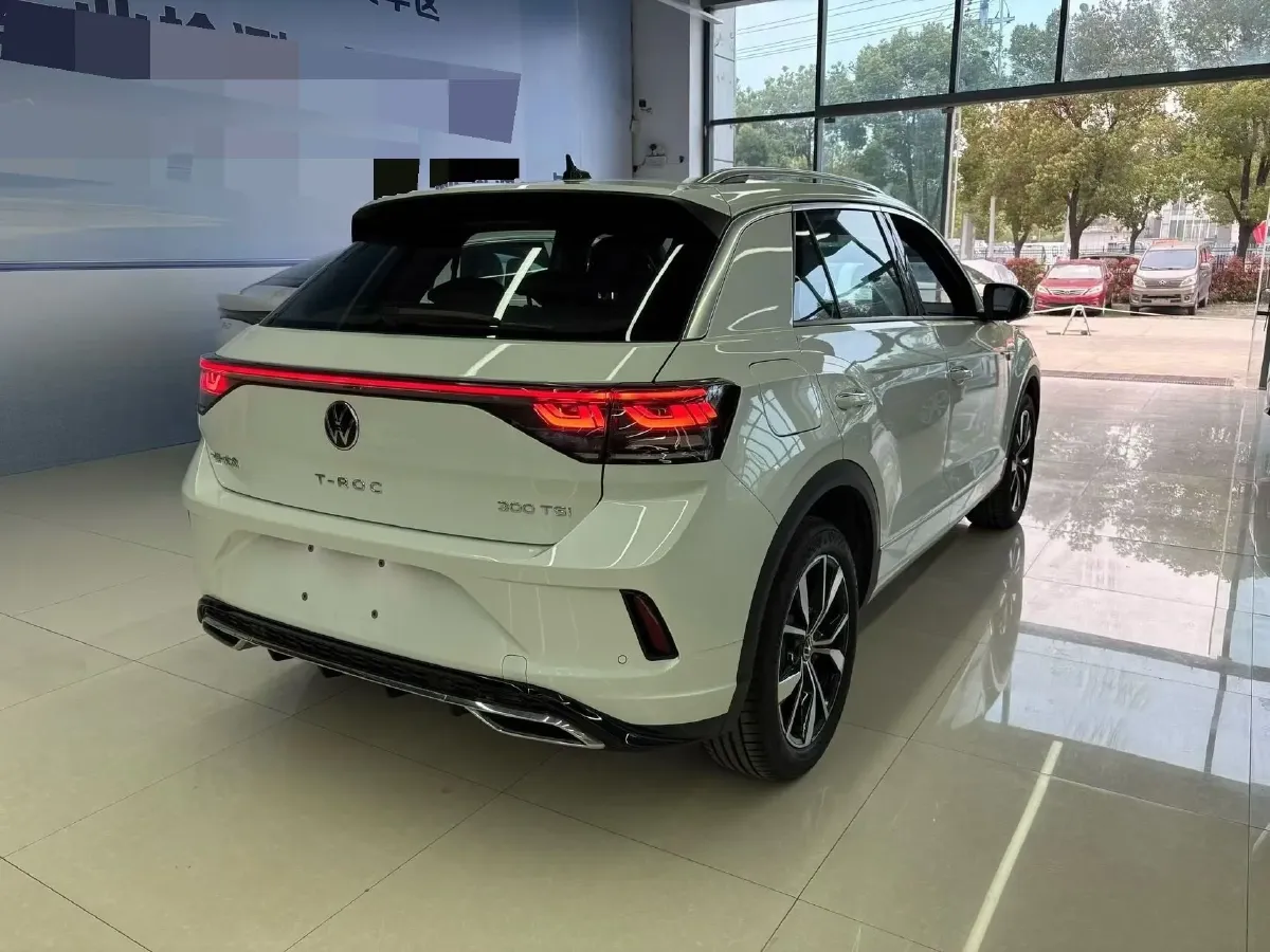 2025 Volkswagen T-Roc 1.5T 160HP L4 7DCT,autocango,china used car exporter,china ev exporter,chinese used car exporter,chinese used ev exporter