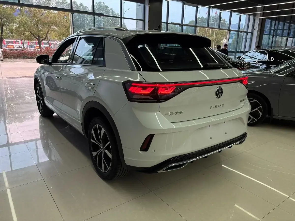 2025 Volkswagen T-Roc 1.5T 160HP L4 7DCT,autocango,china used car exporter,china ev exporter,chinese used car exporter,chinese used ev exporter