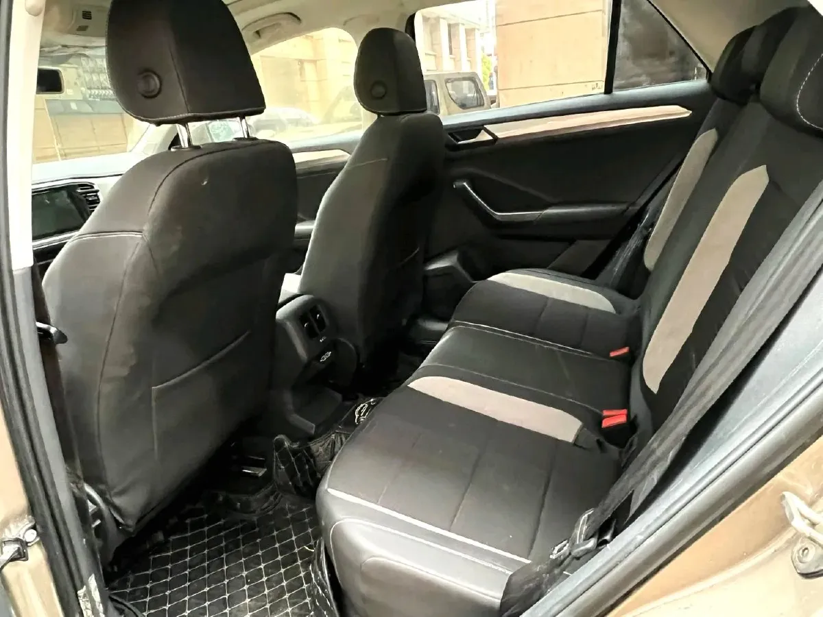 2019 Volkswagen T-Roc 1.4T 131HP L4 7DCT,autocango,china used car exporter,china ev exporter,chinese used car exporter,chinese used ev exporter