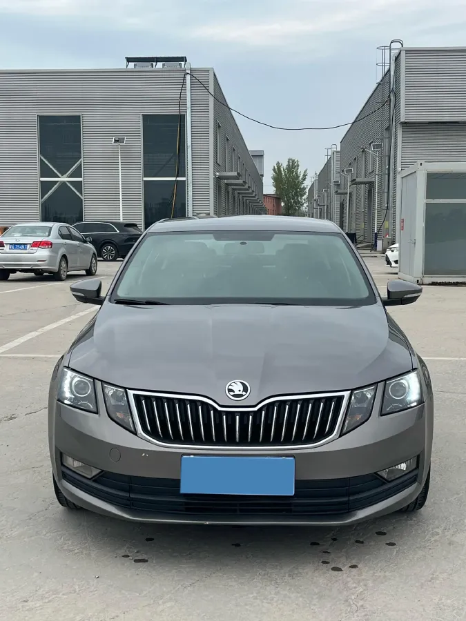 2018 Skoda Octavia 1.2T 116HP L4 7DCT,autocango,china used car exporter,china ev exporter,chinese used car exporter,chinese used ev exporter