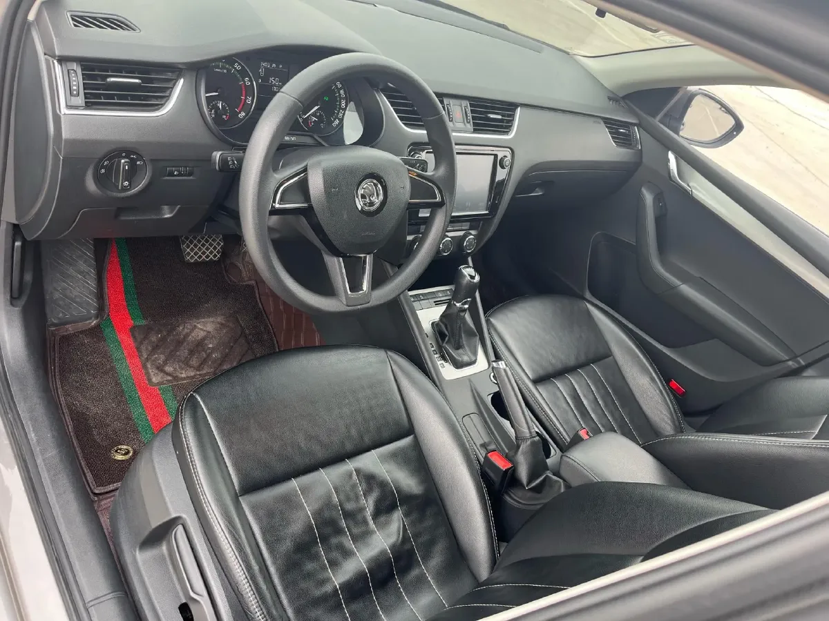 2018 Skoda Octavia 1.2T 116HP L4 7DCT,autocango,china used car exporter,china ev exporter,chinese used car exporter,chinese used ev exporter