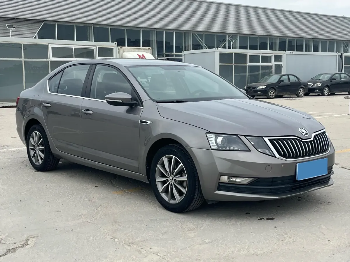 2018 Skoda Octavia 1.2T 116HP L4 7DCT,autocango,china used car exporter,china ev exporter,chinese used car exporter,chinese used ev exporter