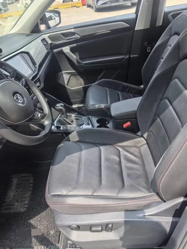 2019 Jeep Cherokee 2.0T 234HP L4 9AT,autocango,china used car exporter,china ev exporter,chinese used car exporter,chinese used ev exporter