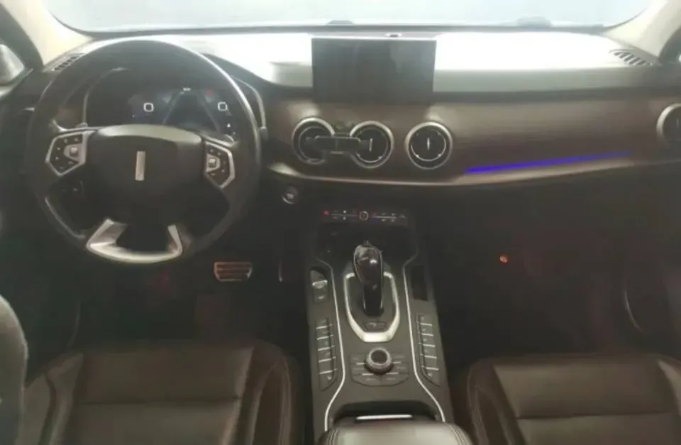 2018 WEY VV6 2.0T 197HP L4 7DCT,autocango,china used car exporter,china ev exporter,chinese used car exporter,chinese used ev exporter