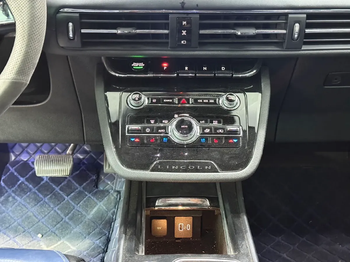 2022 Lincoln Corsair 2.0T 245HP L4 8AT,autocango,china used car exporter,china ev exporter,chinese used car exporter,chinese used ev exporter