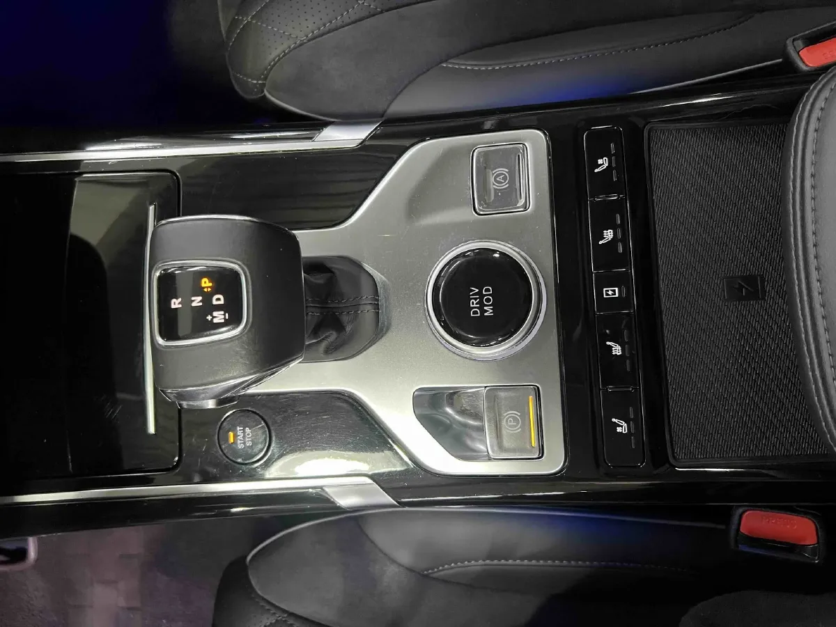 2019 HongQi HS5 2.0T 224HP L4 6AT,autocango,china used car exporter,china ev exporter,chinese used car exporter,chinese used ev exporter