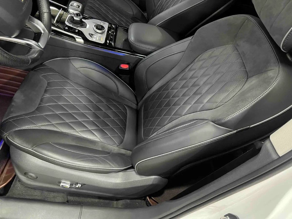 2019 HongQi HS5 2.0T 224HP L4 6AT,autocango,china used car exporter,china ev exporter,chinese used car exporter,chinese used ev exporter