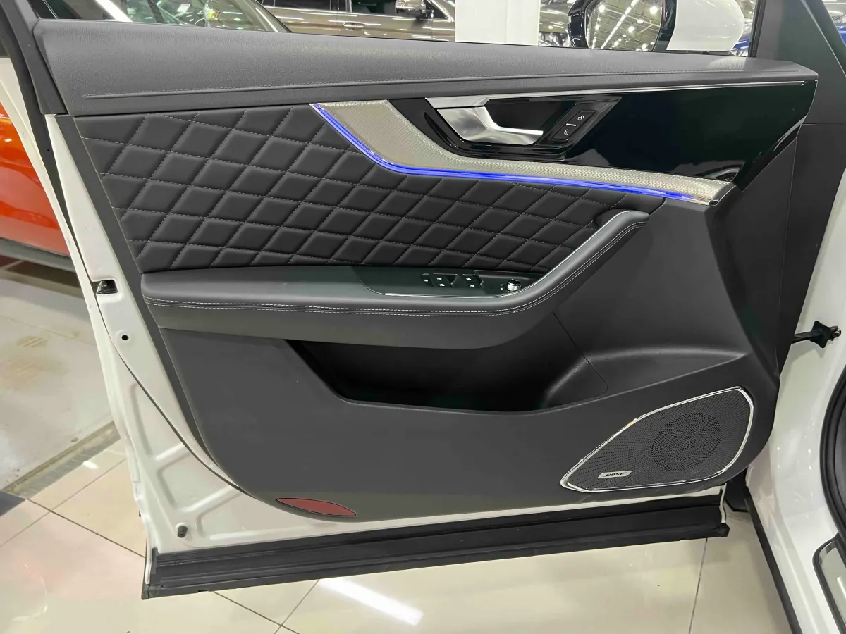 2019 HongQi HS5 2.0T 224HP L4 6AT,autocango,china used car exporter,china ev exporter,chinese used car exporter,chinese used ev exporter