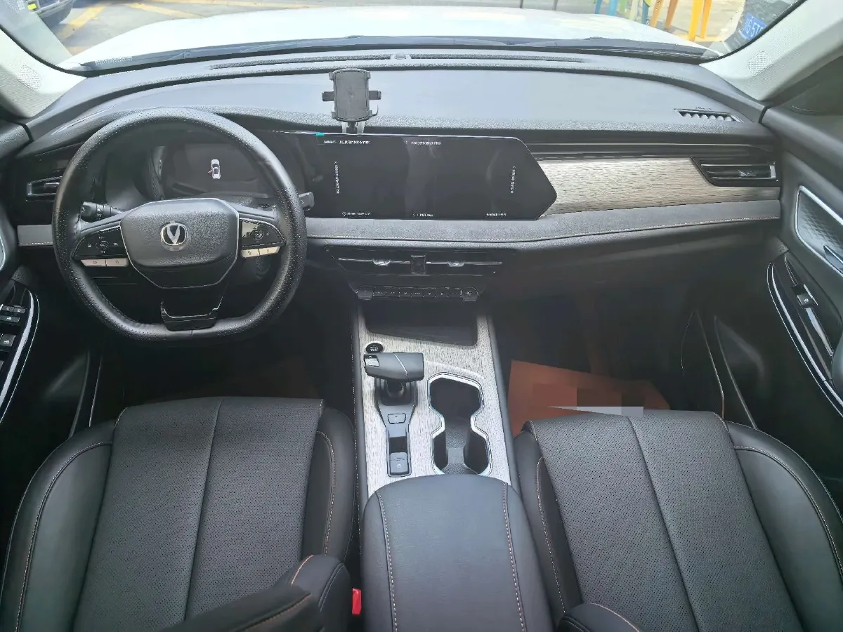 2024 ChangAn X7 PLUS 1.5T 188HP L4 7DCT,autocango,china used car exporter,china ev exporter,chinese used car exporter,chinese used ev exporter