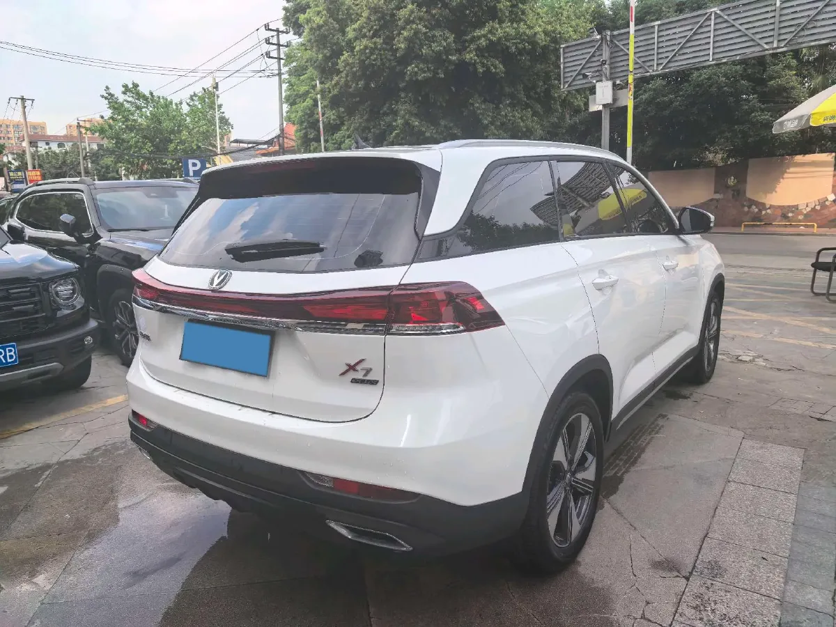 2024 ChangAn X7 PLUS 1.5T 188HP L4 7DCT,autocango,china used car exporter,china ev exporter,chinese used car exporter,chinese used ev exporter