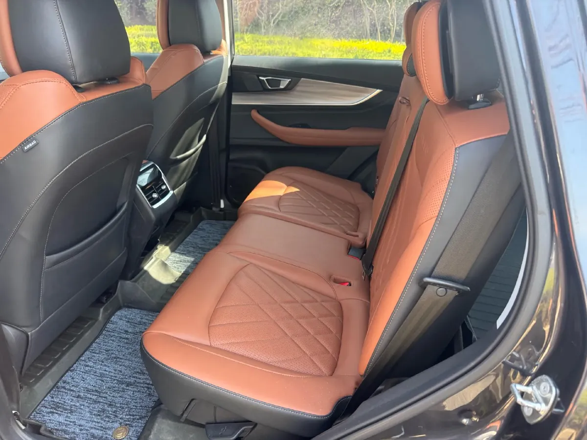 2021 Chery Tiggo 8 Plus 1.6T 197HP L4 7DCT,autocango,china used car exporter,china ev exporter,chinese used car exporter,chinese used ev exporter