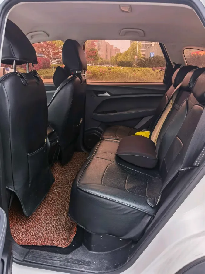 2018 BaoJun 530 1.5T 150HP L4 6MT,autocango,china used car exporter,china ev exporter,chinese used car exporter,chinese used ev exporter